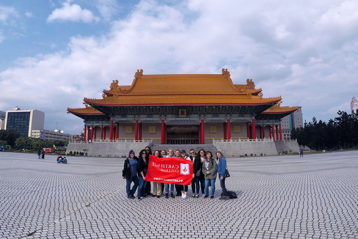 <a href='http://5x6.uncsj.com'>全球十大赌钱排行app</a>的学生在中国学习.